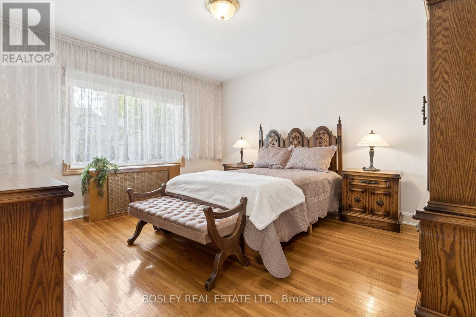 96 MACDONALD AVENUE - 23