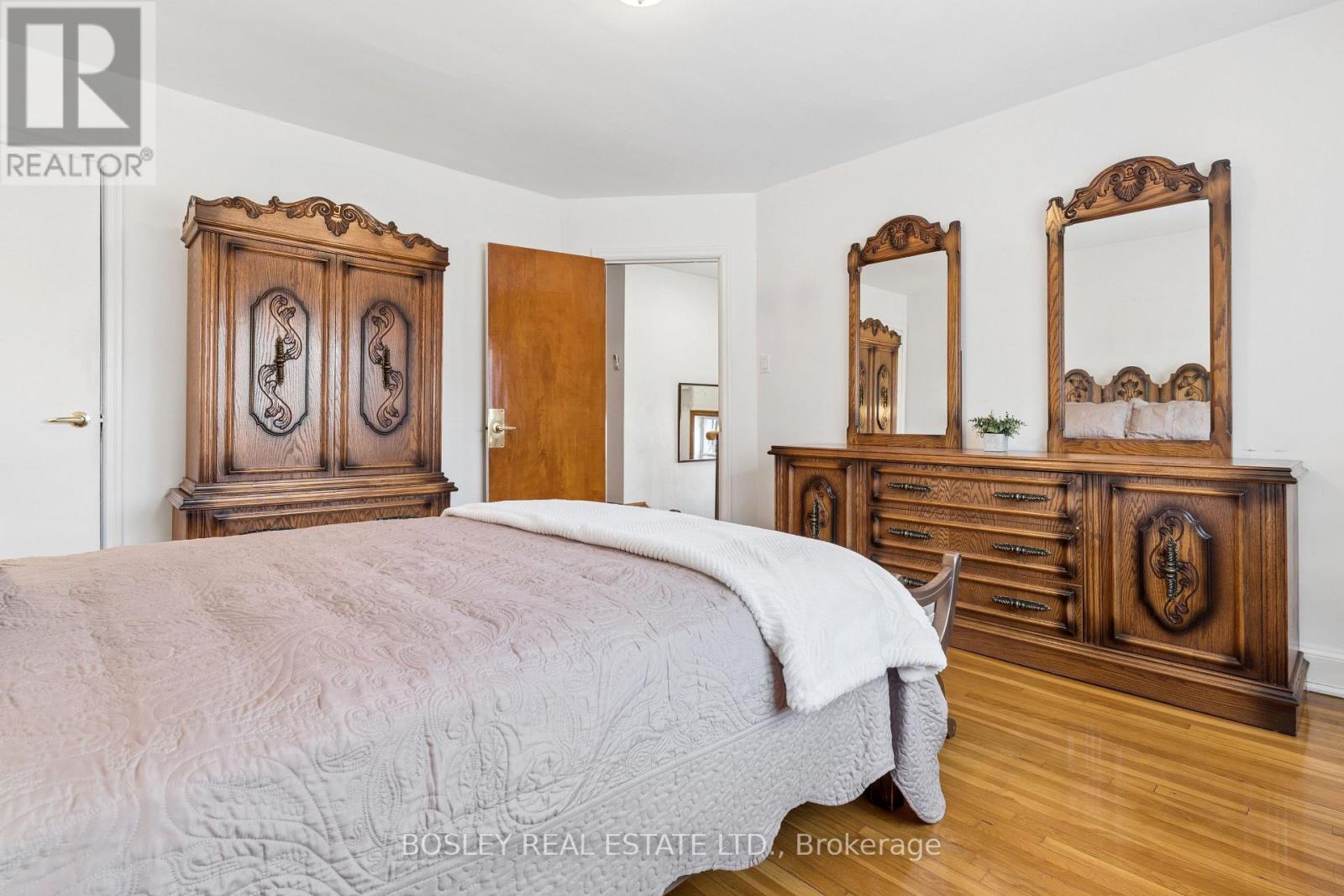 96 MACDONALD AVENUE - 26