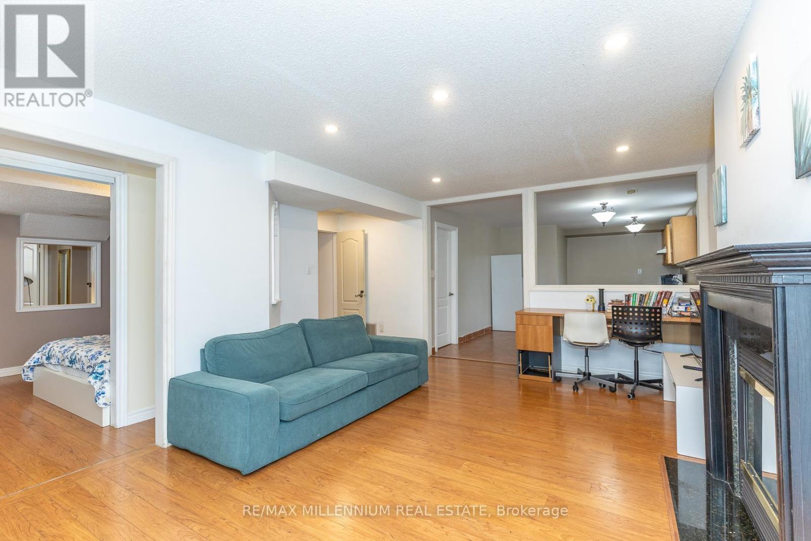 28 DONHERB CRESCENT - 31