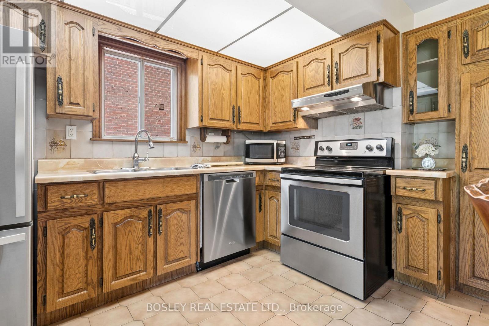 96 MACDONALD AVENUE - 17