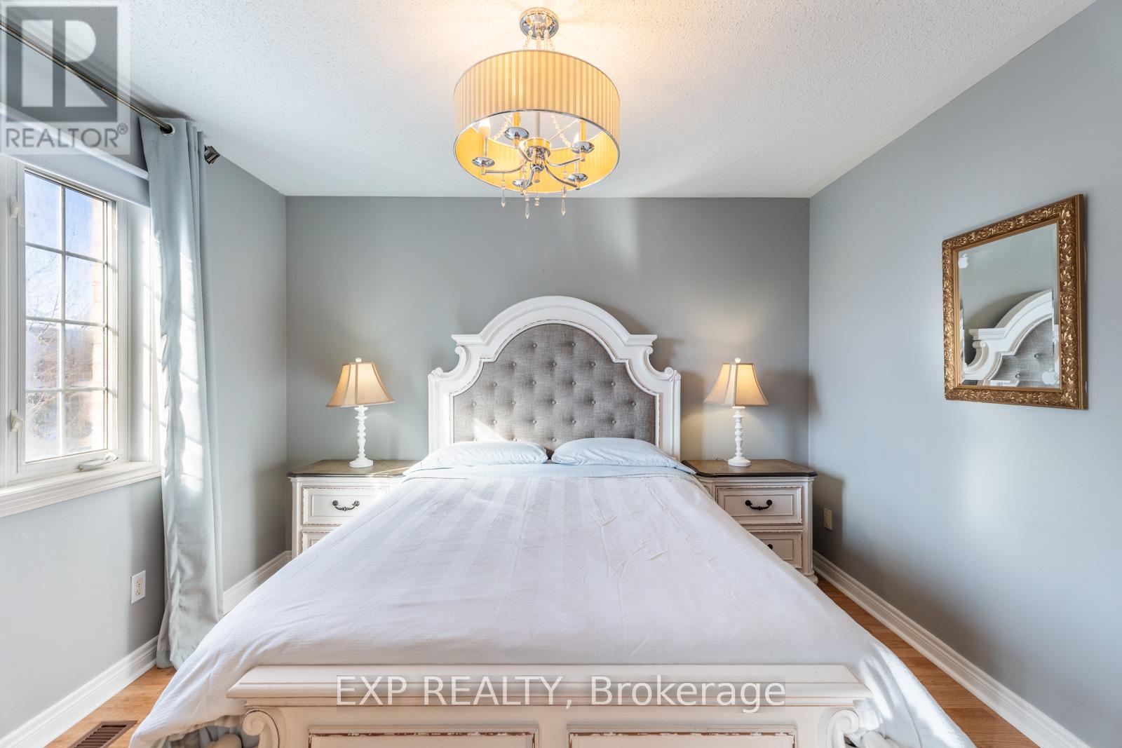 81 FARTHINGALE CRESCENT - 37