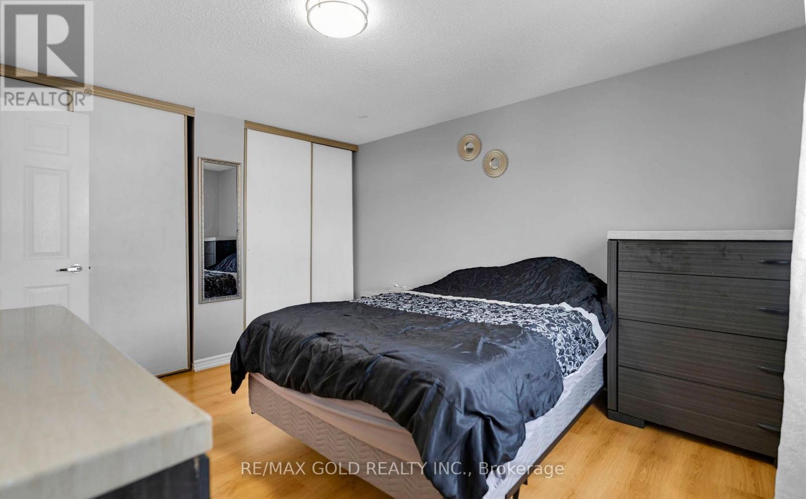 18 PETERSON COURT - 21