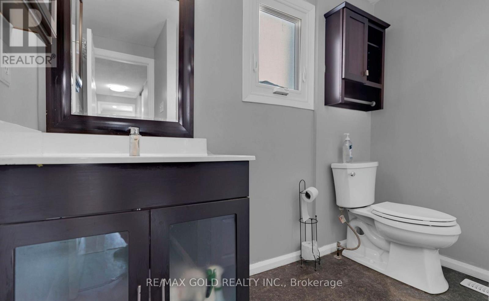 18 PETERSON COURT - 24