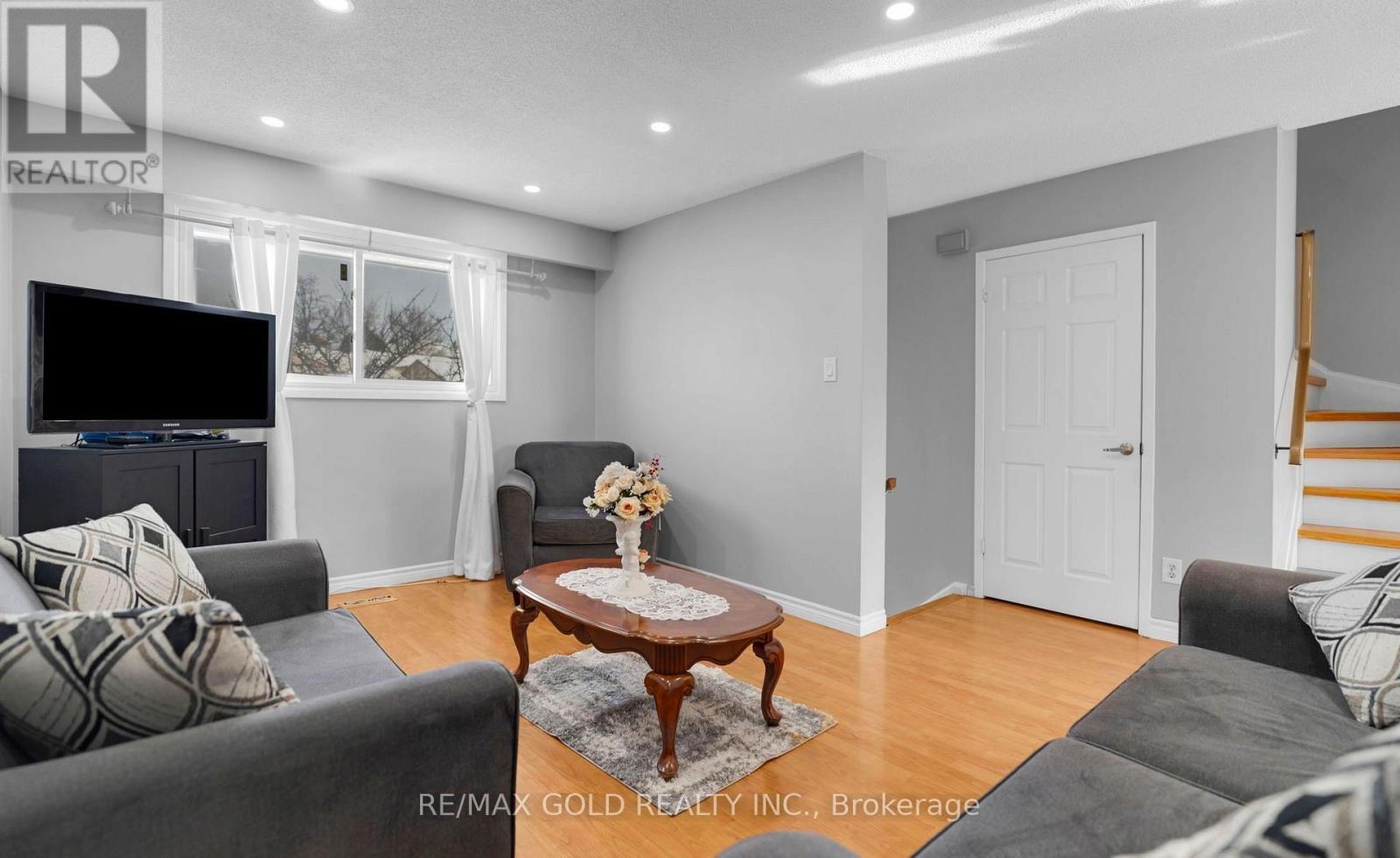 18 PETERSON COURT - 7