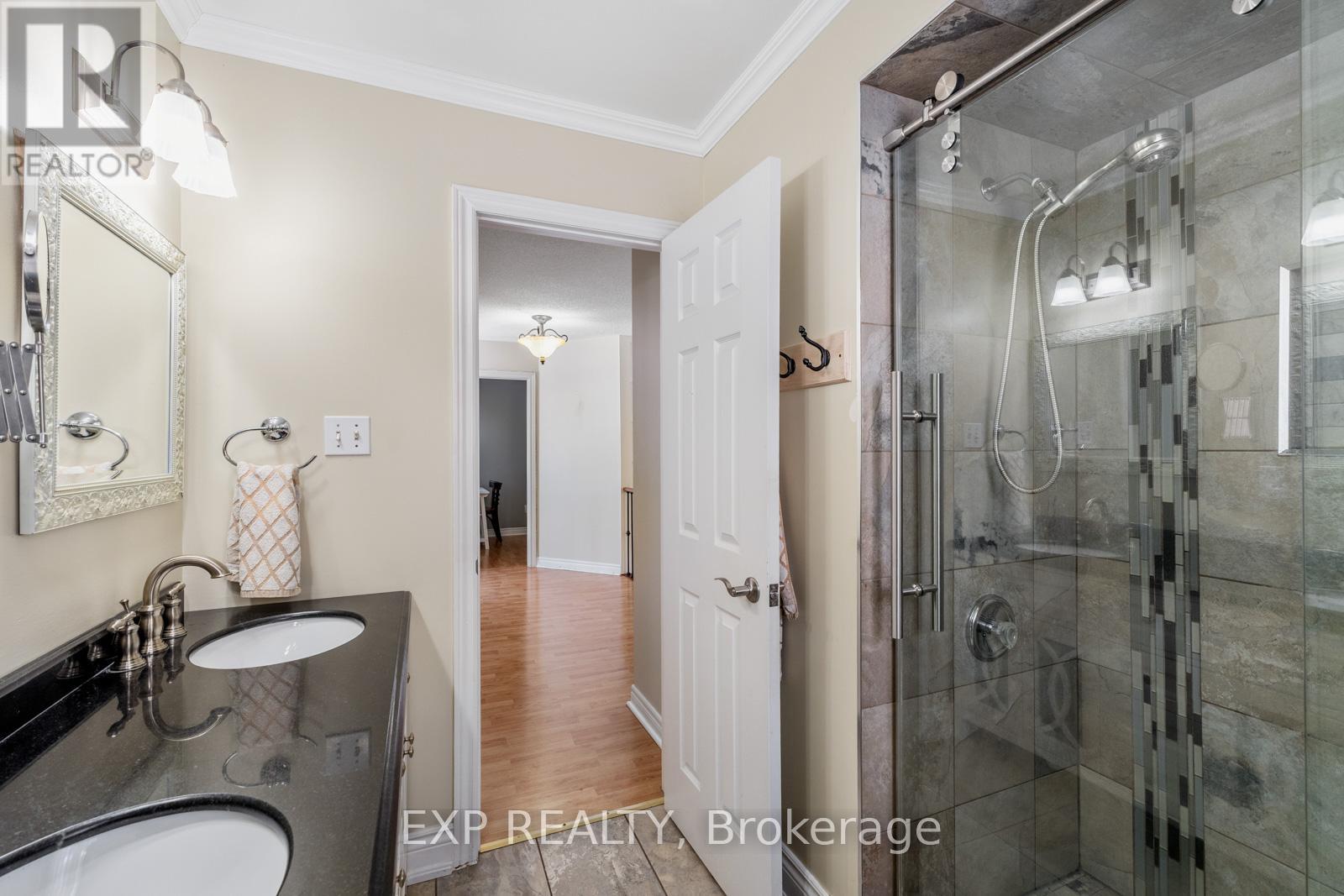81 FARTHINGALE CRESCENT - 38