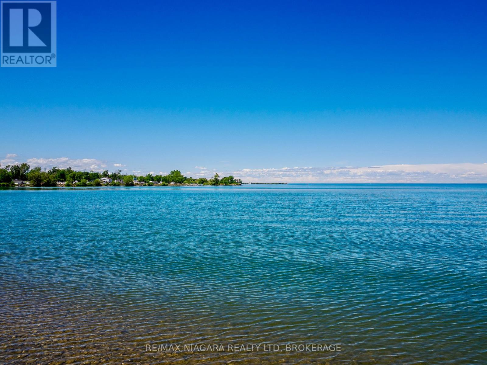 #23 5 LAKESIDE DRIVE W - 16