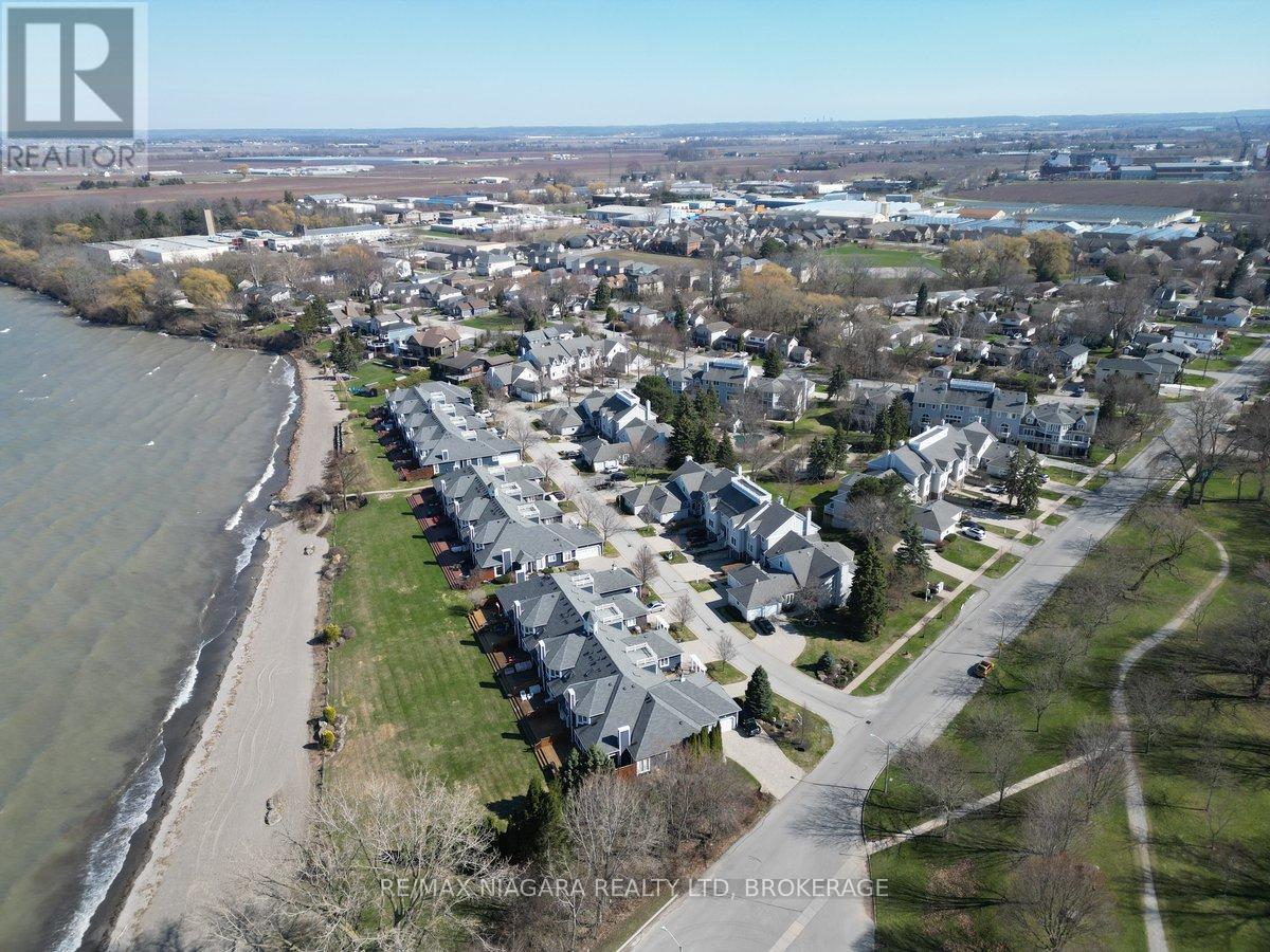 #23 5 LAKESIDE DRIVE W - 21