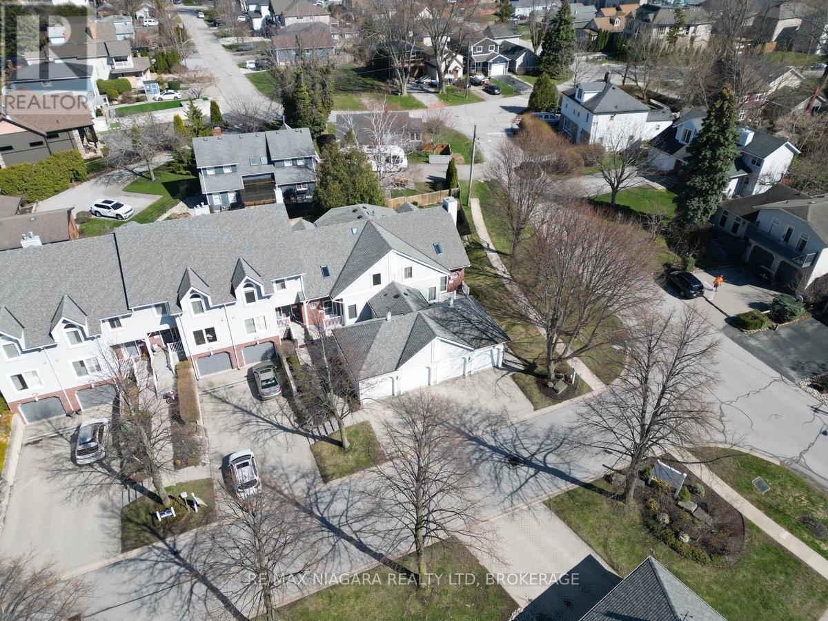 #23 5 LAKESIDE DRIVE W - 43