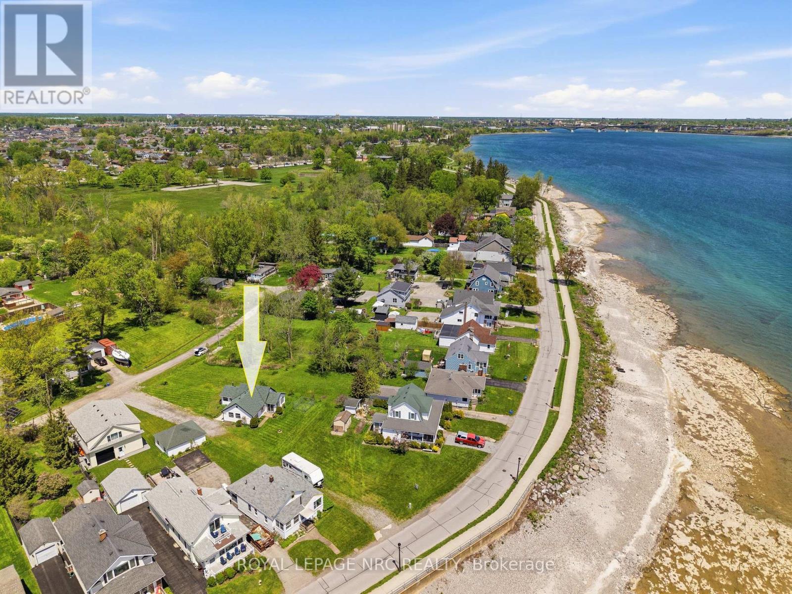 11 WHITE AVENUE - 12