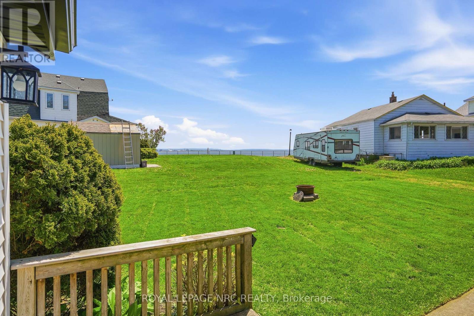 11 WHITE AVENUE - 35