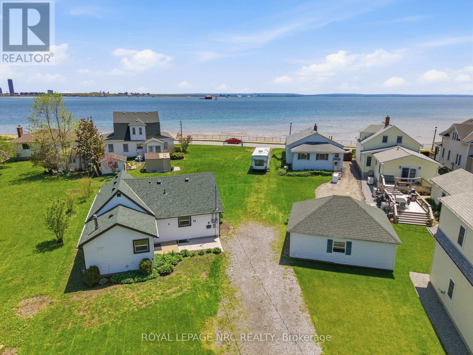 11 WHITE AVENUE - 6