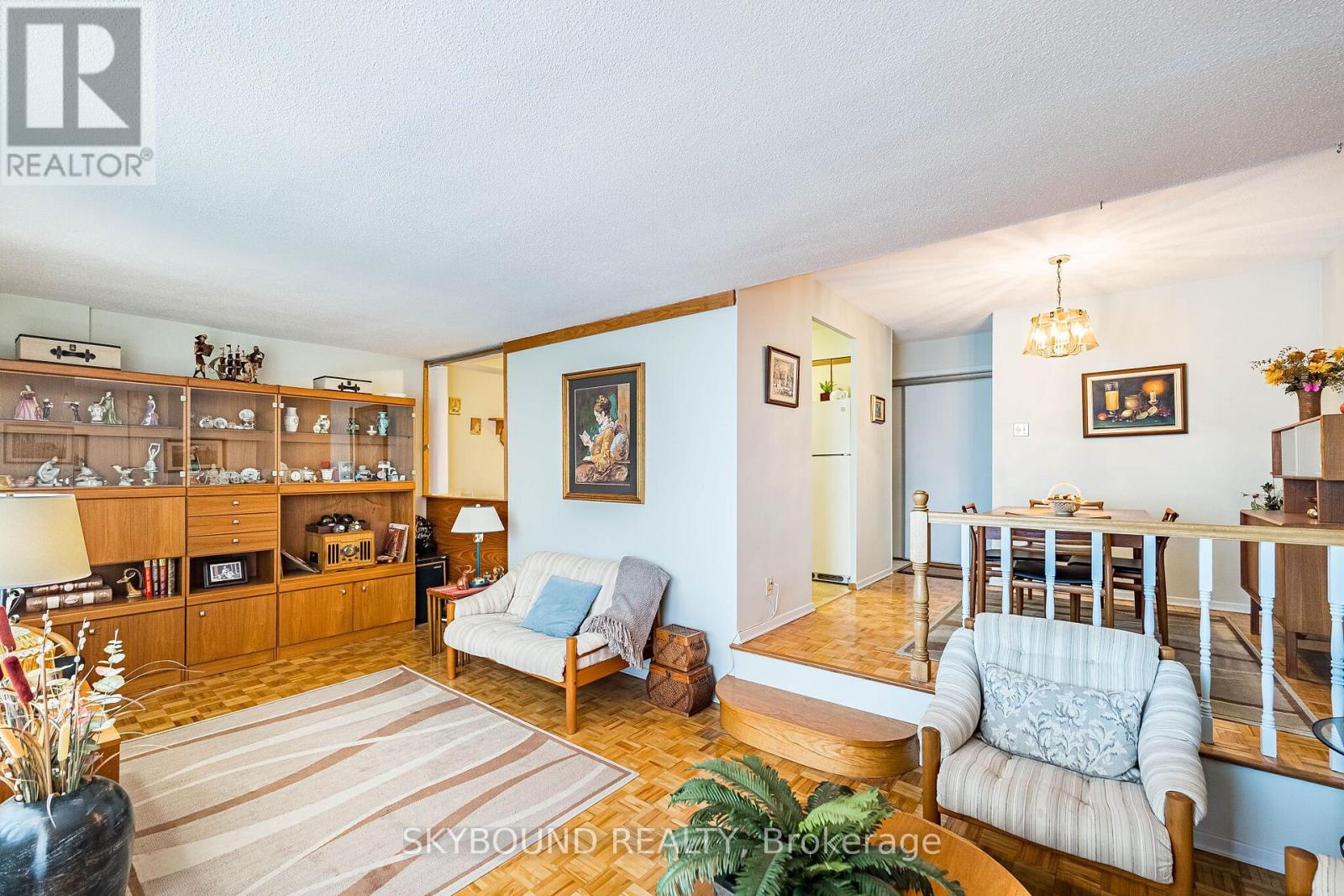 #305 15 ELIZABETH STREET N - 22