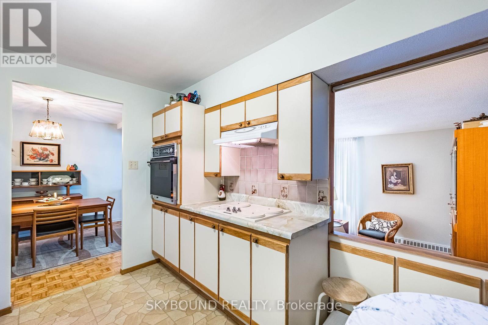#305 15 ELIZABETH STREET N - 15