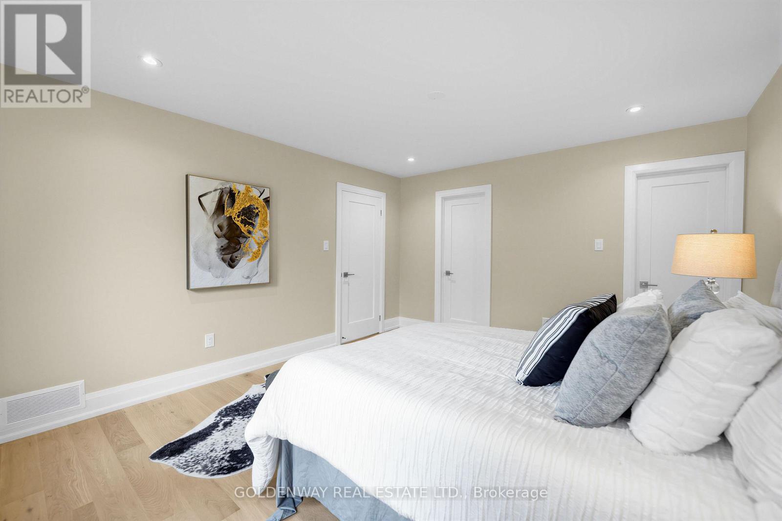 3 SIR LANCELOT DRIVE - 27
