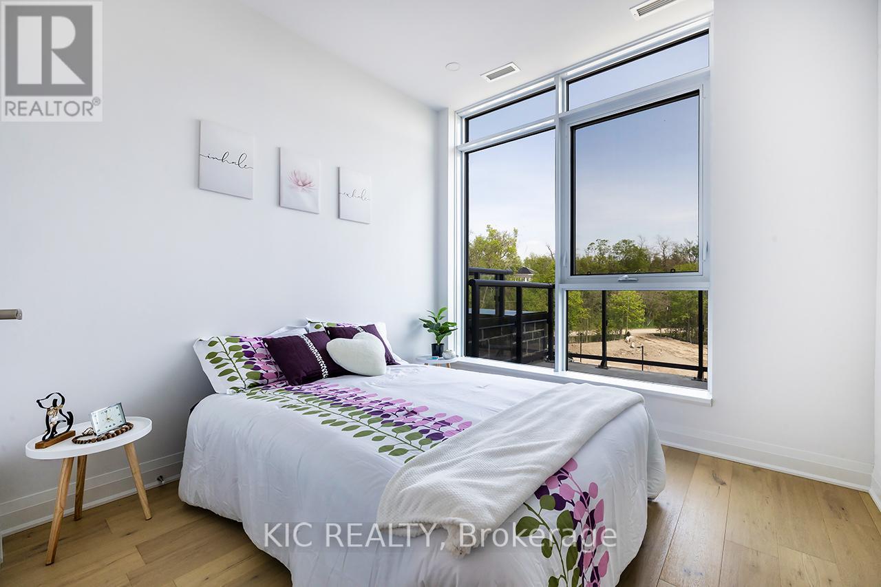 #302 99 LOUISA STREET - 30