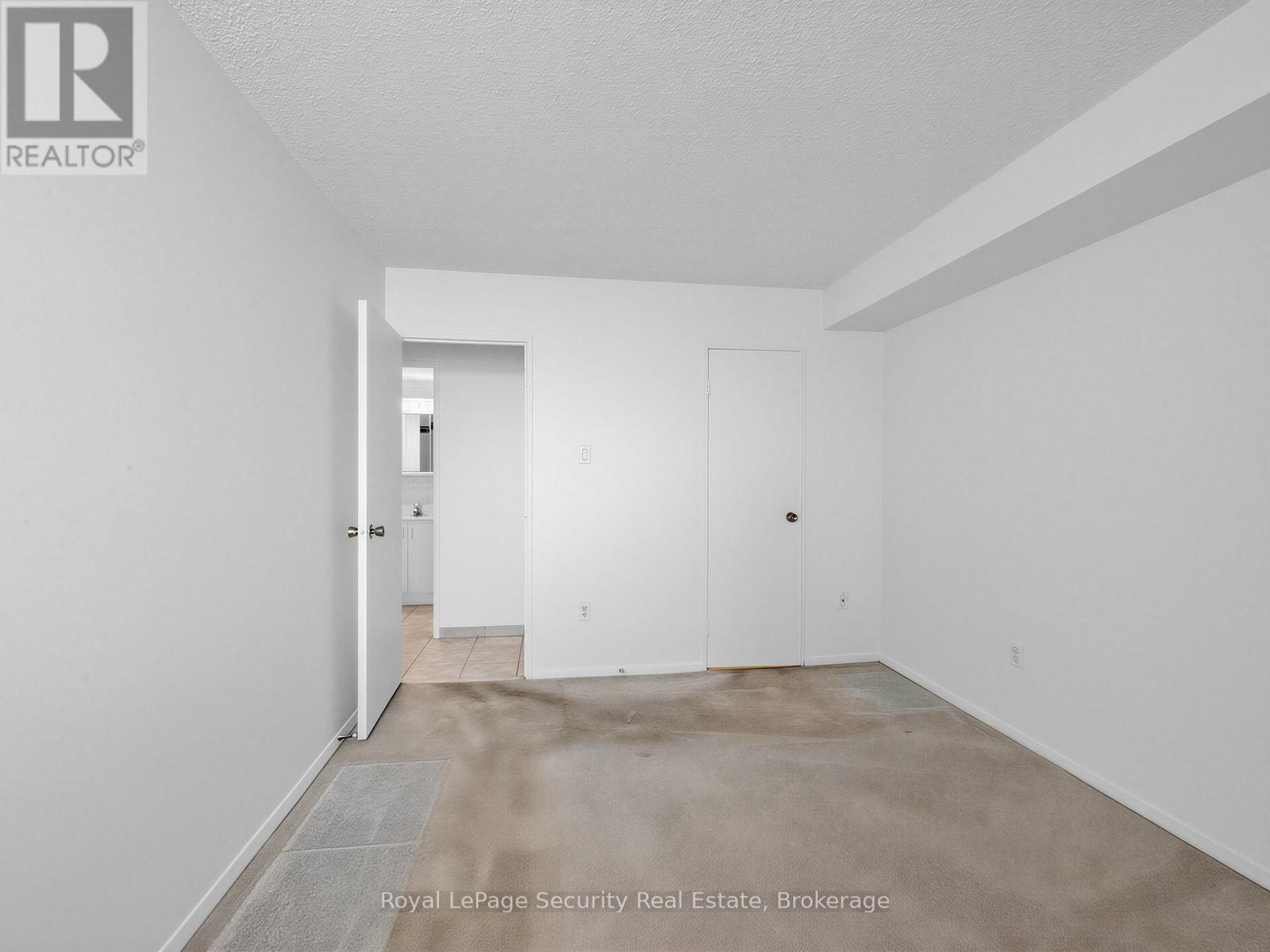 #1702 10 MARTHA EATON WAY - 20