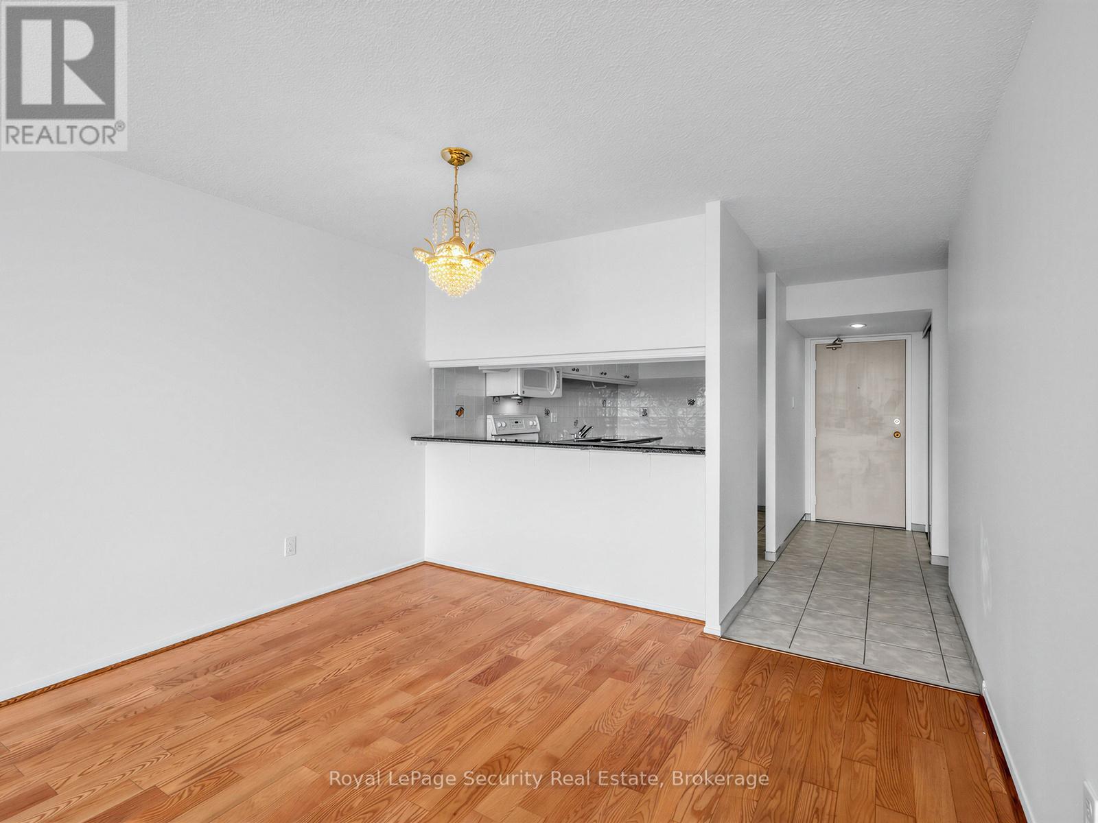 #1702 10 MARTHA EATON WAY - 13