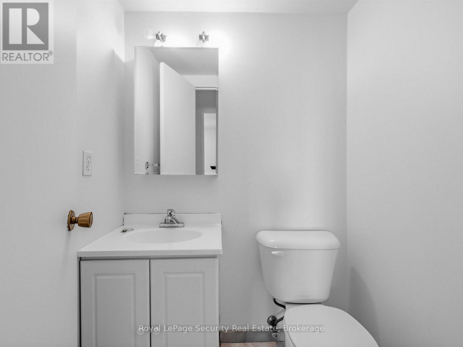 #1702 10 MARTHA EATON WAY - 23