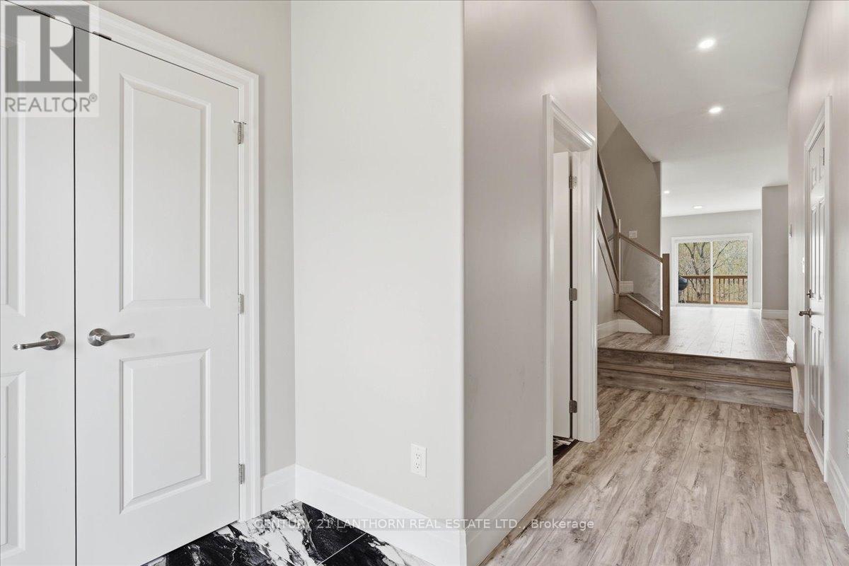 75 MARKLAND AVENUE - 16