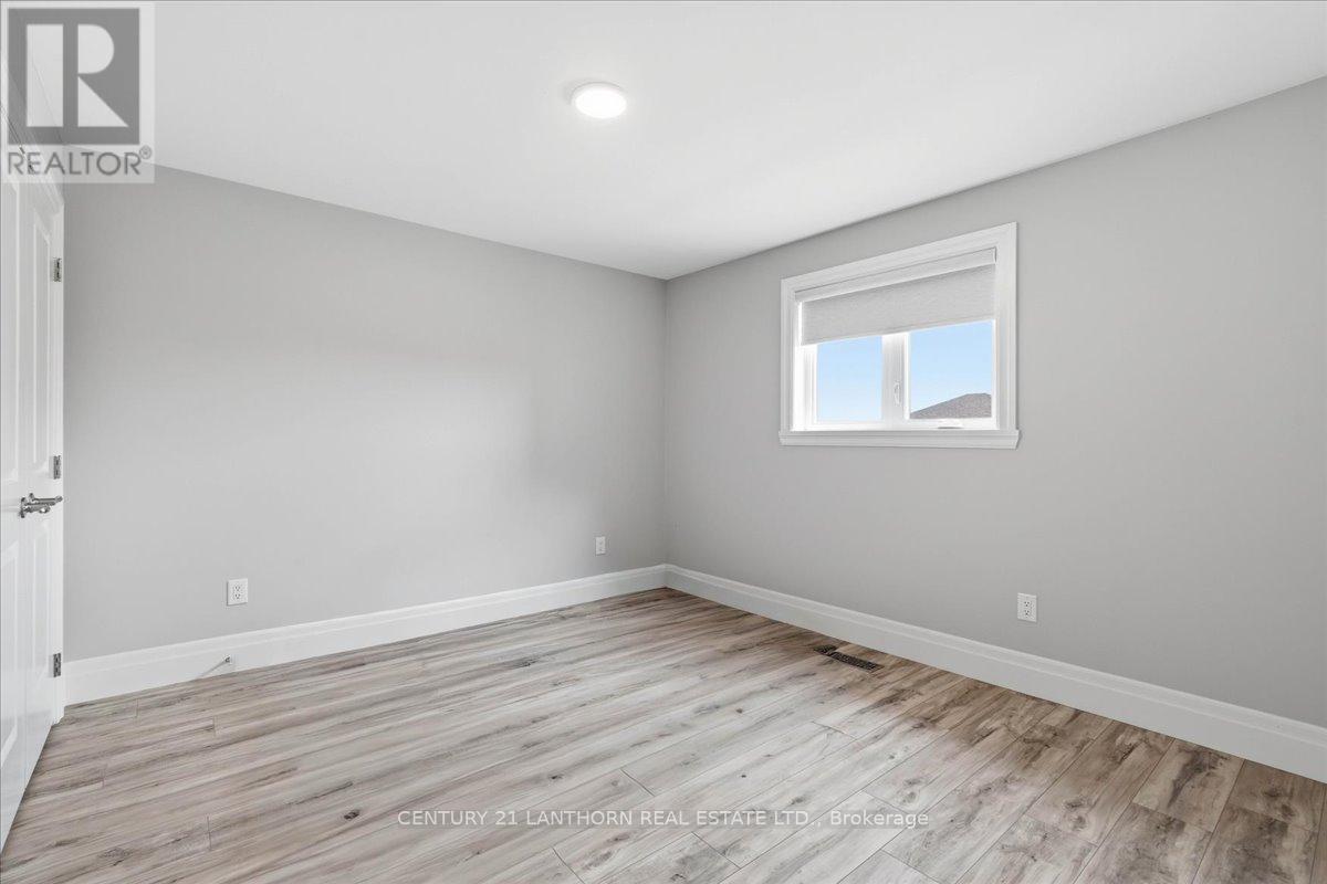 75 MARKLAND AVENUE - 27
