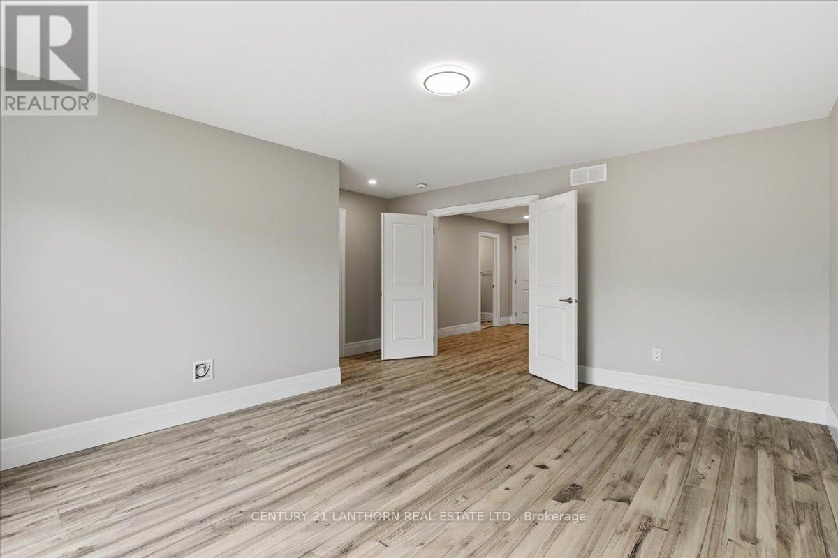 75 MARKLAND AVENUE - 29