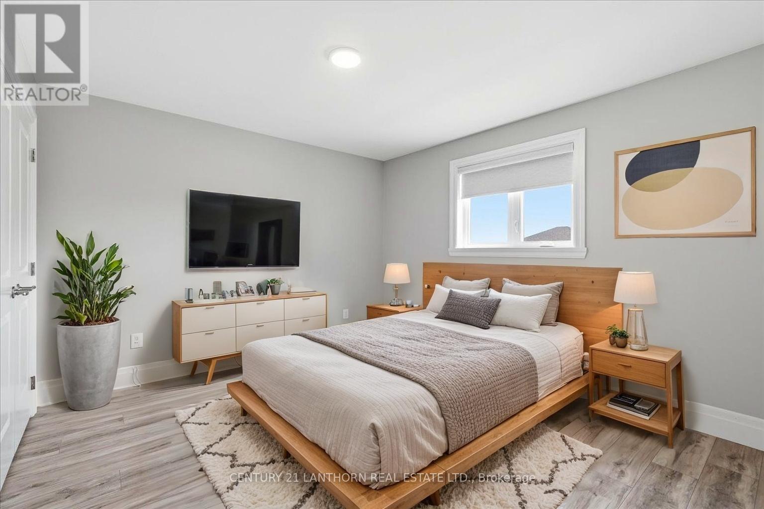 75 MARKLAND AVENUE - 26