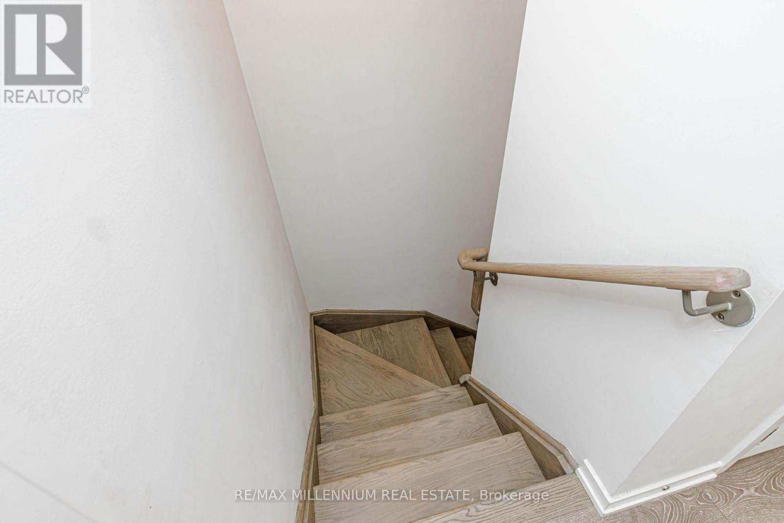 11 LAMBERT LANE - 28