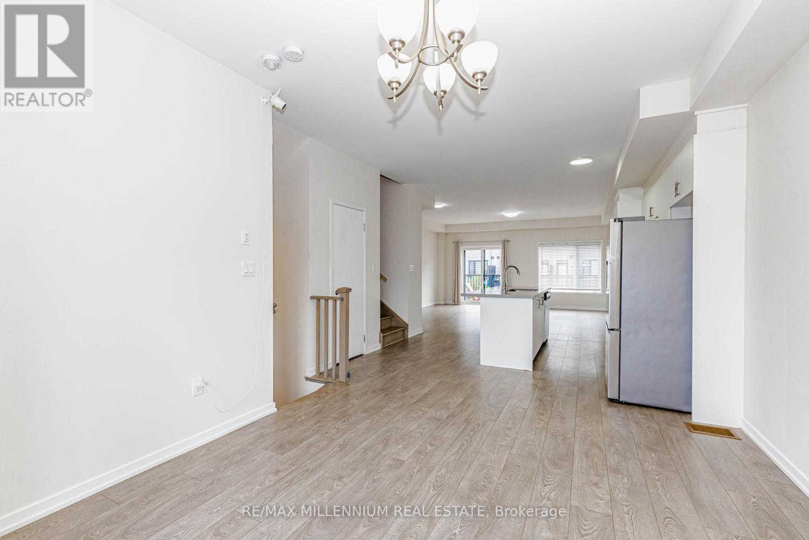 11 LAMBERT LANE - 20
