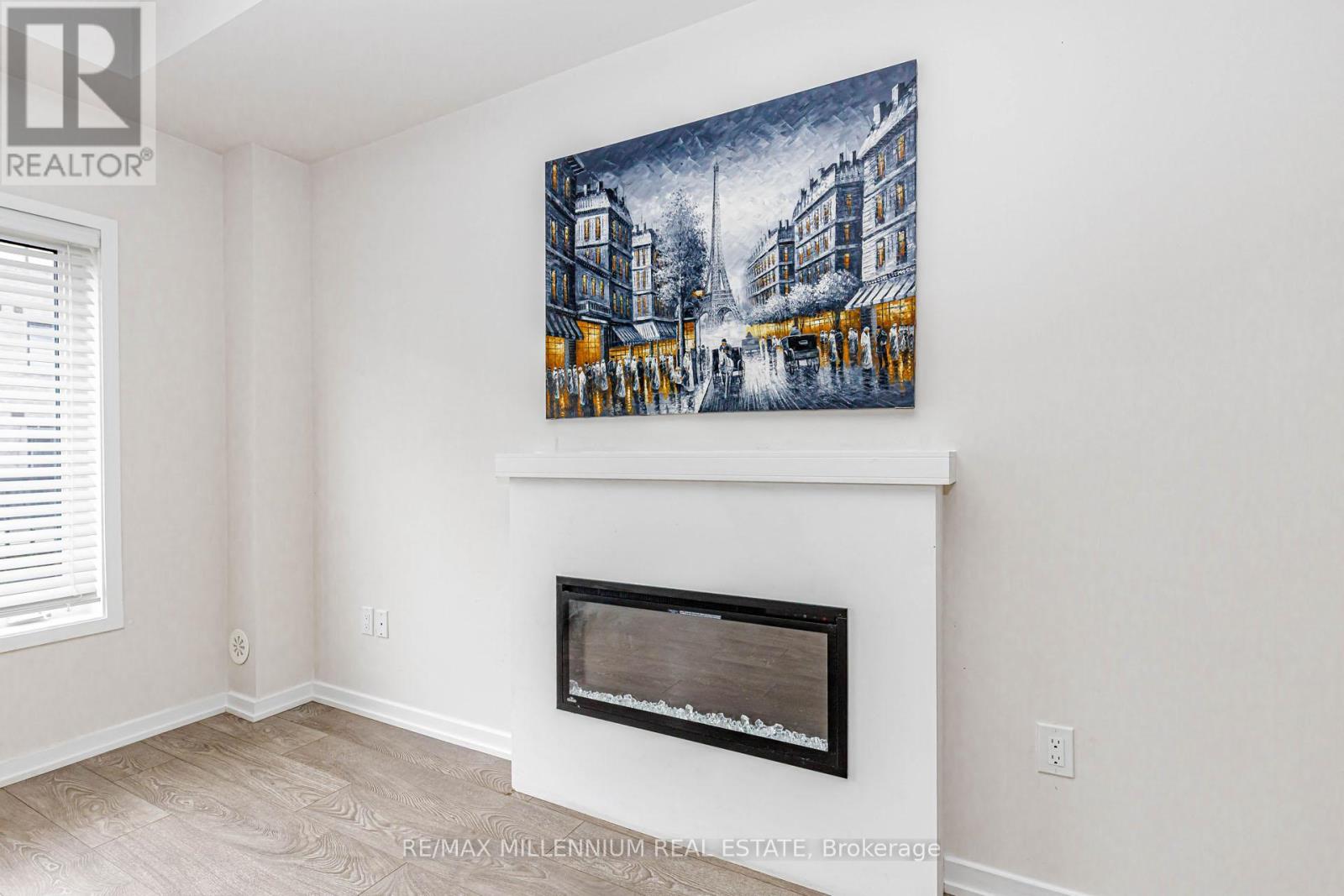 11 LAMBERT LANE - 22