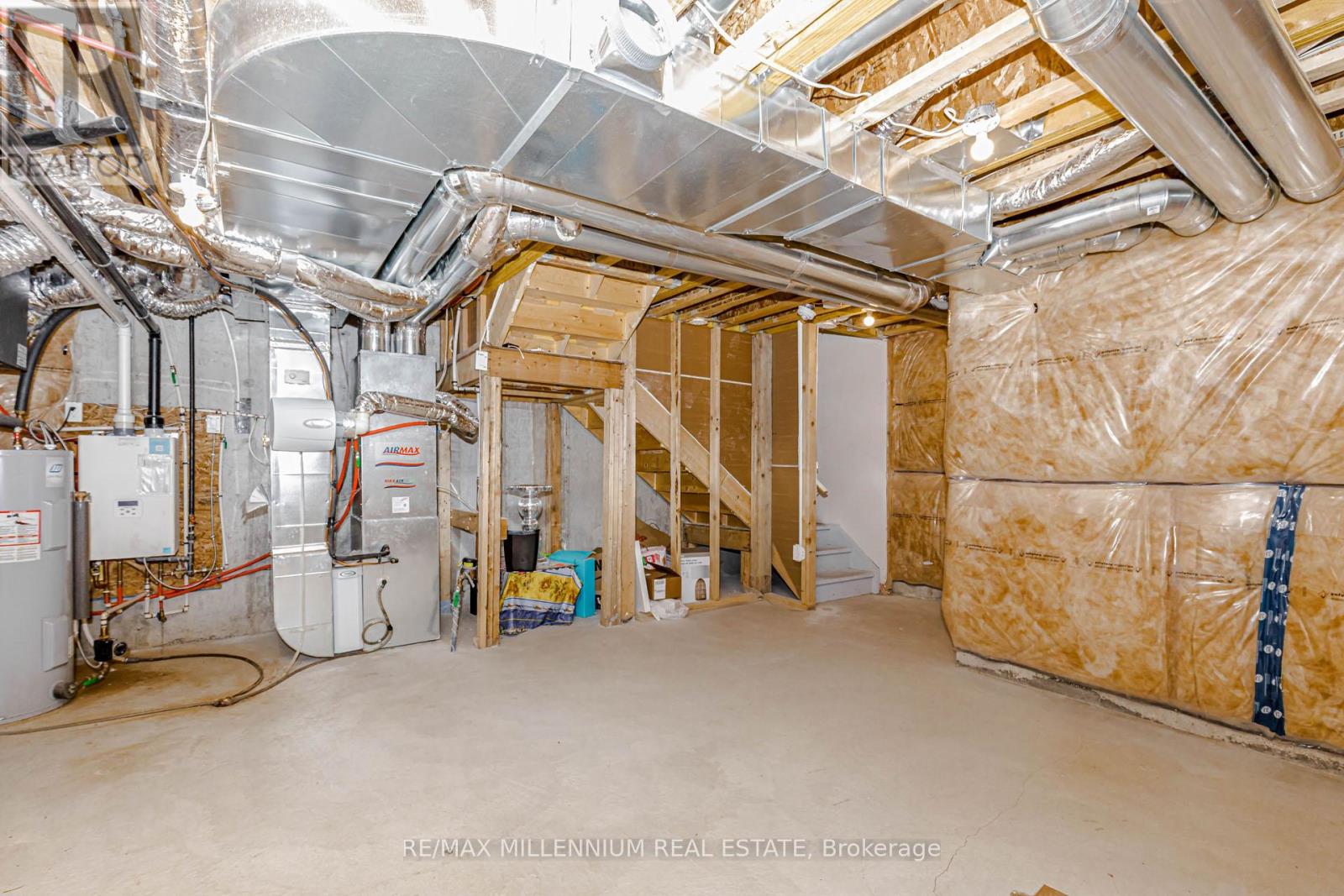 11 LAMBERT LANE - 44