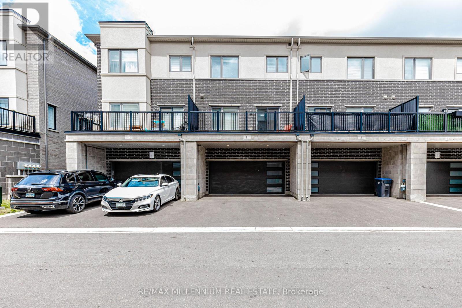 11 LAMBERT LANE - 46