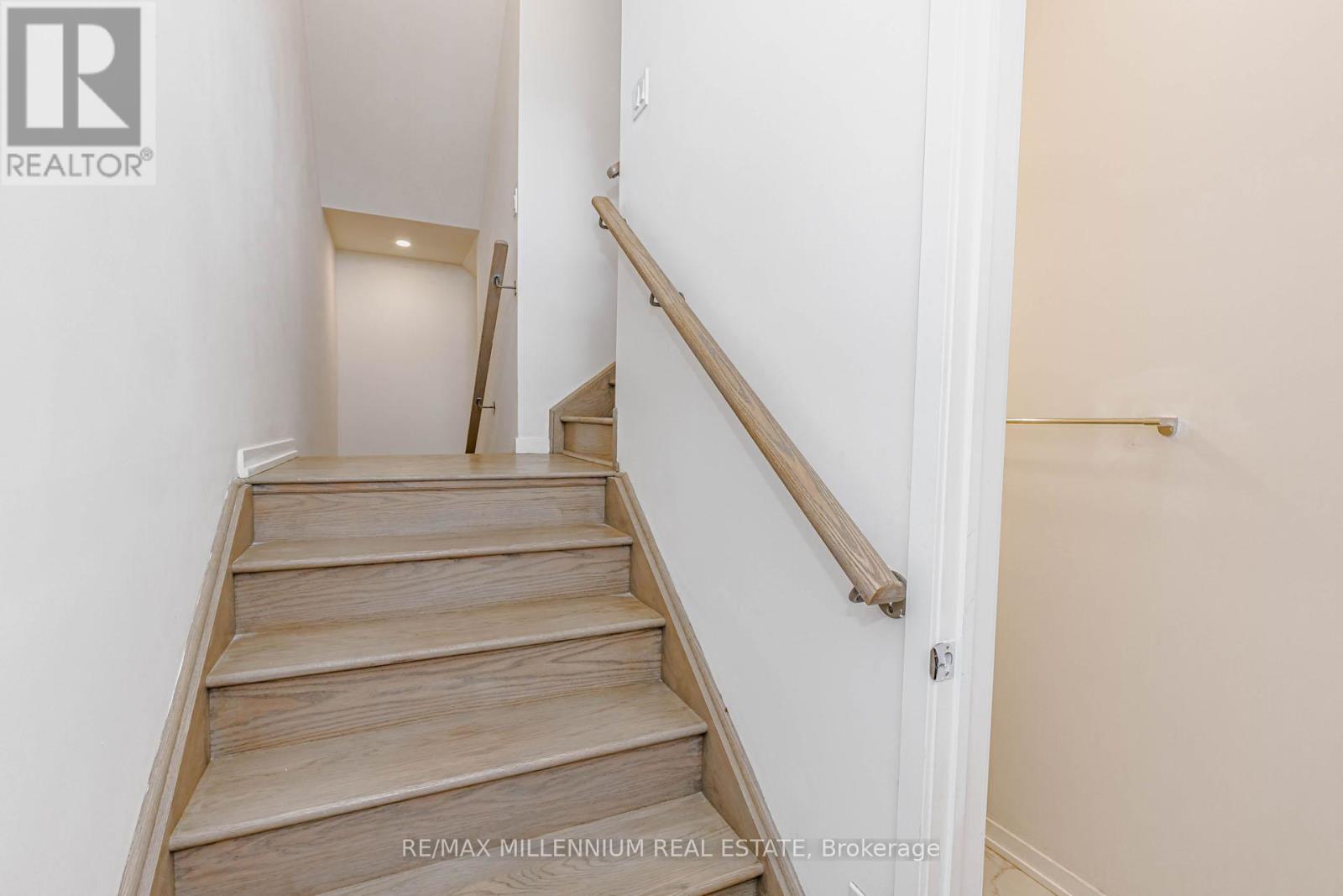 11 LAMBERT LANE - 6
