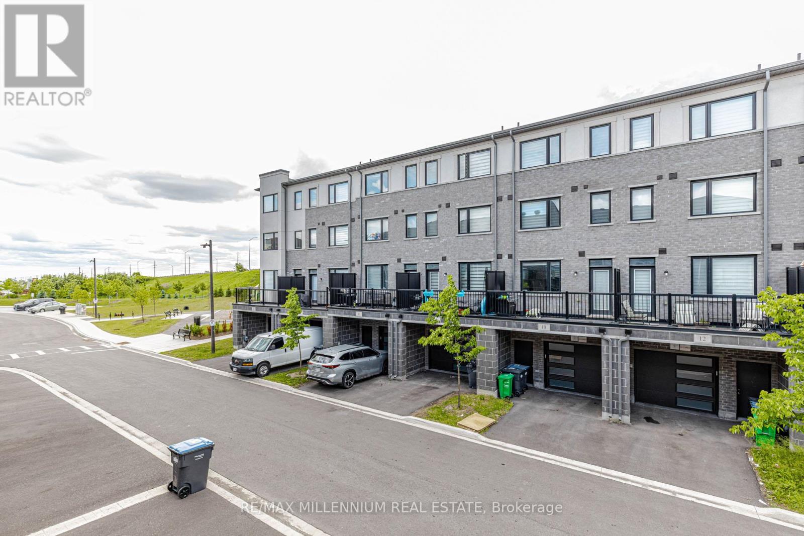 11 LAMBERT LANE - 39