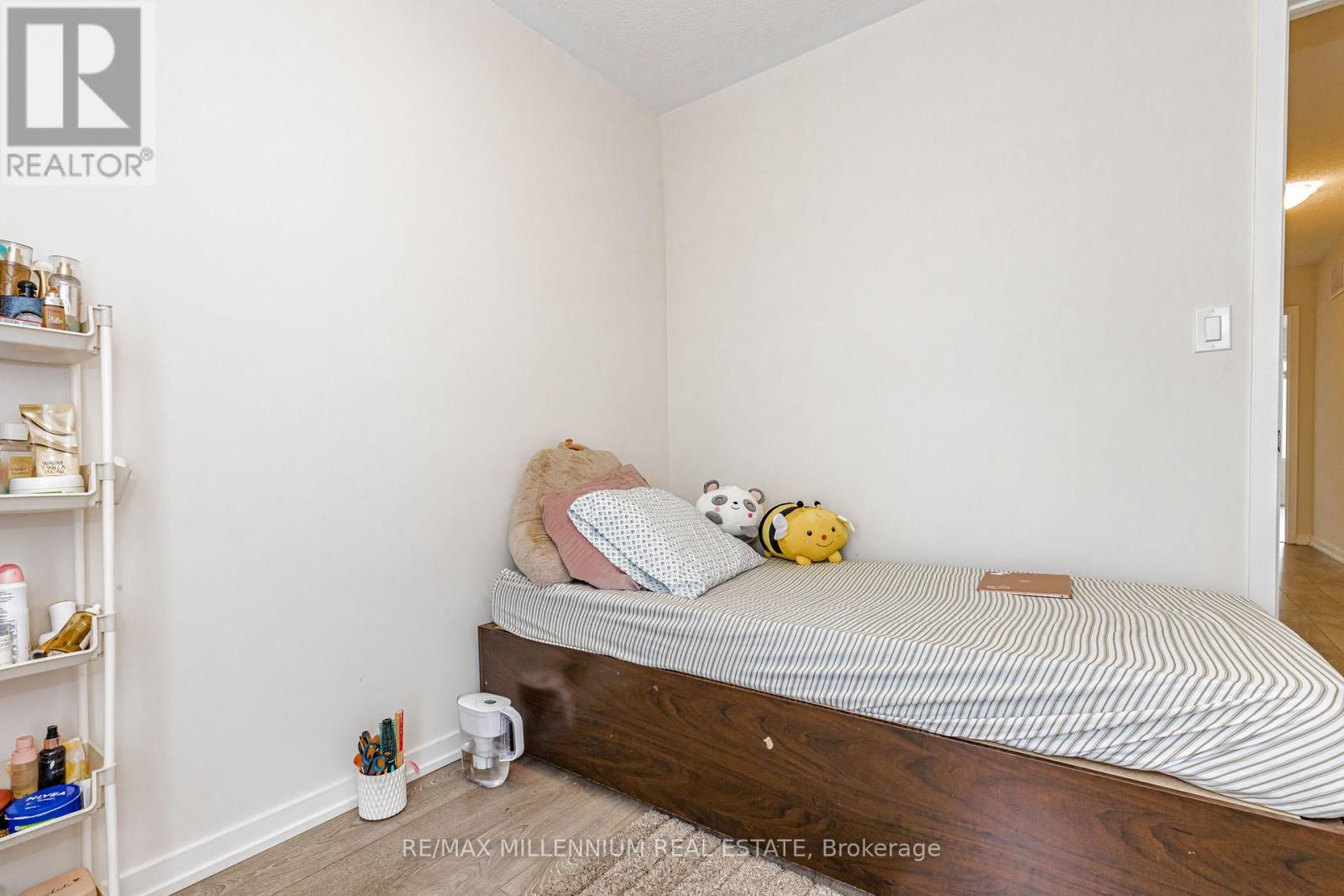 11 LAMBERT LANE - 34