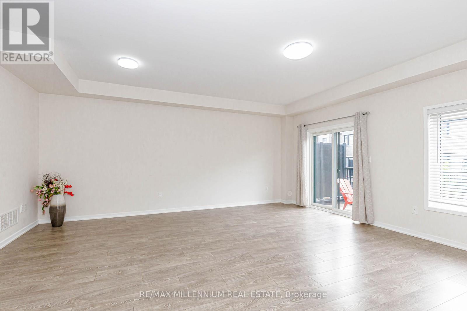 11 LAMBERT LANE - 23