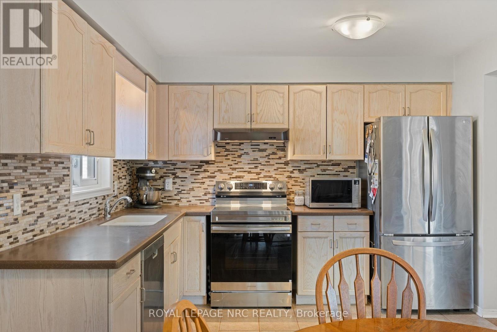 7722 YVETTE CRESCENT - 4