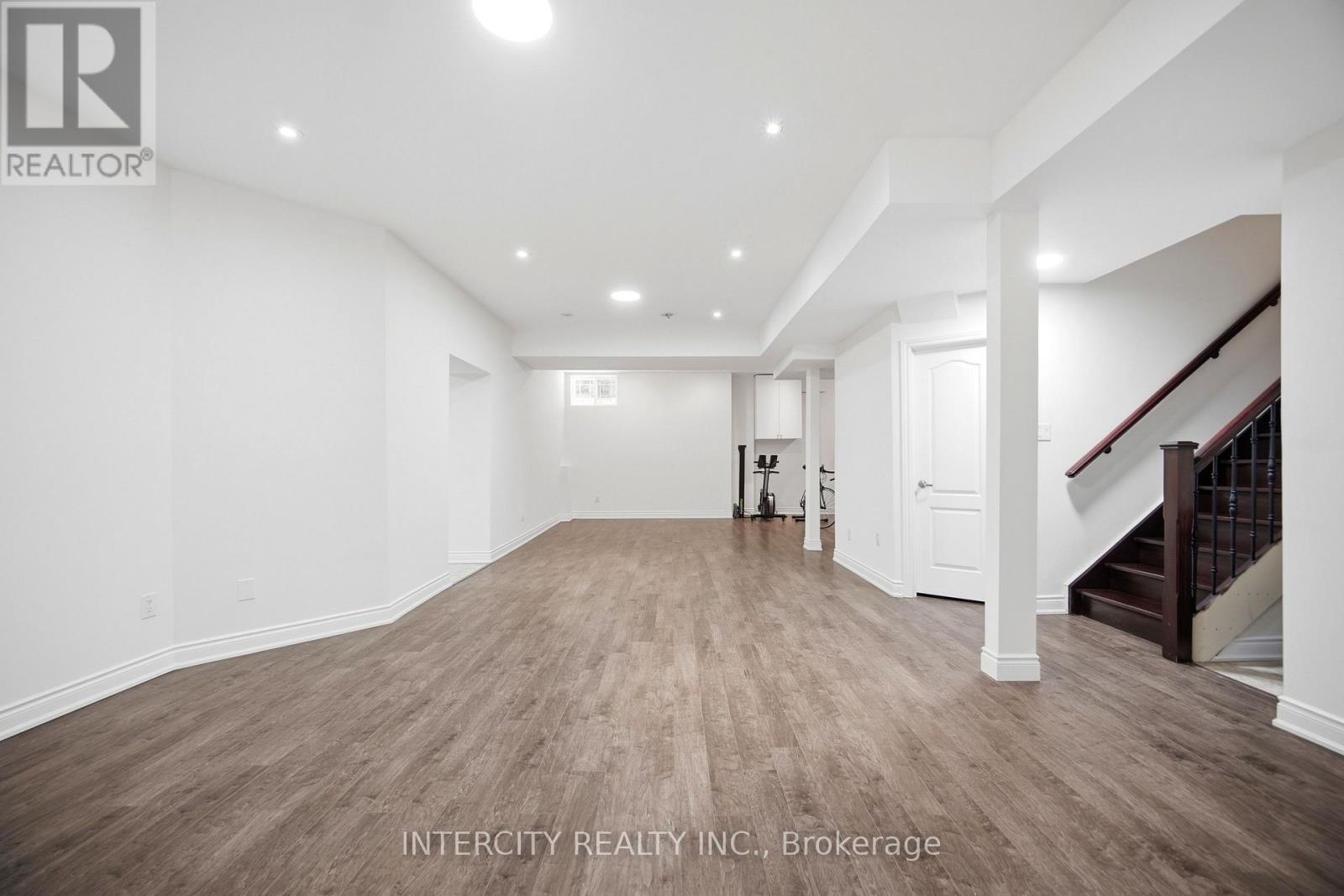 25 LOCKHEED BOULEVARD - 33