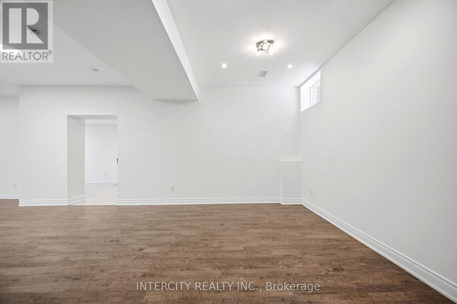 25 LOCKHEED BOULEVARD - 34