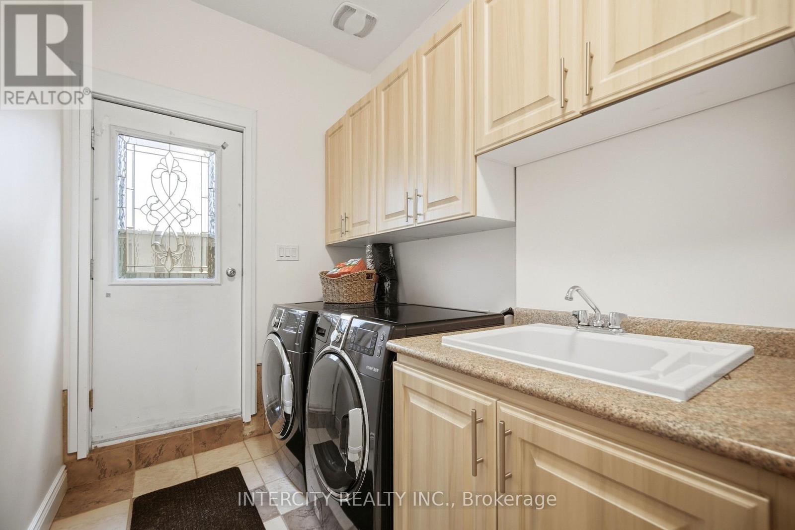 25 LOCKHEED BOULEVARD - 31