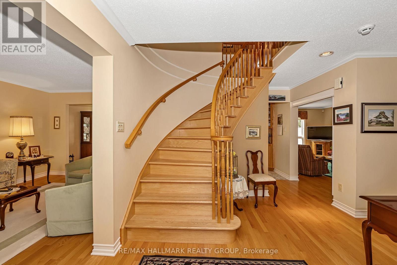 4 Bed, 3 Bath House for Sale in Ottawa – 6586 MORNINGVIEW STREET, Ottawa – MLS# X12960474 - Image 4