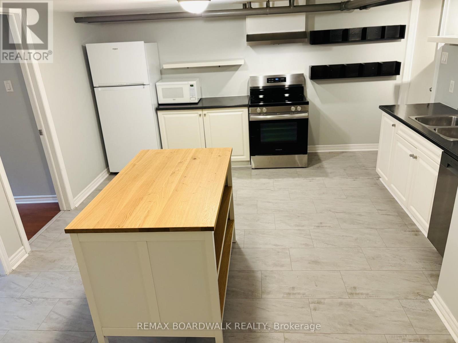 320 LAURIER AVENUE E - 18
