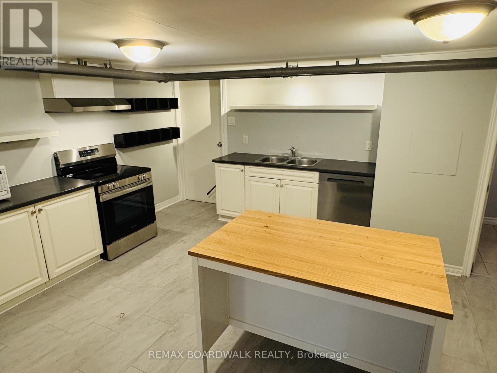 320 LAURIER AVENUE E - 19