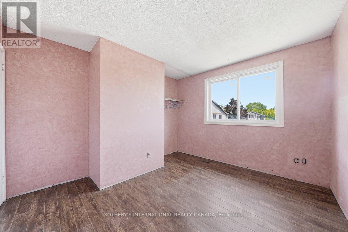 #34 120 FALCONER DRIVE - 15
