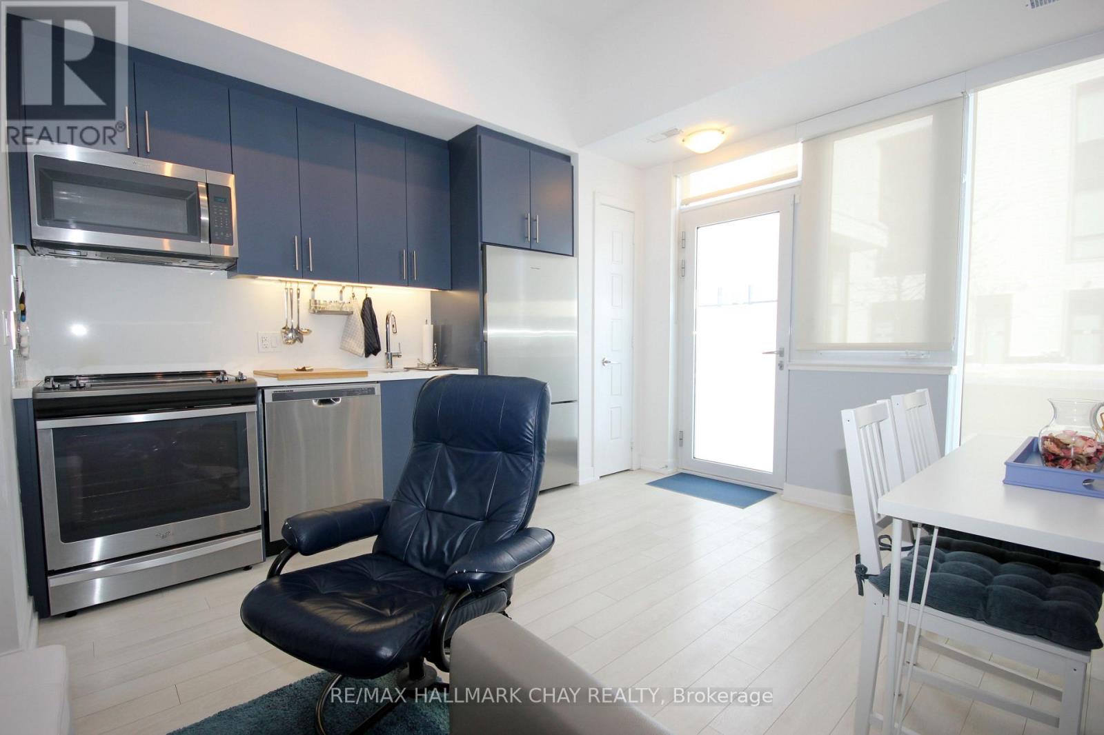 #60 275 BROWARD WAY - 10