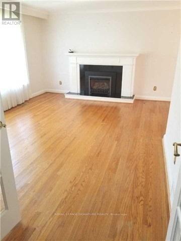 216 WALES CRESCENT - 8
