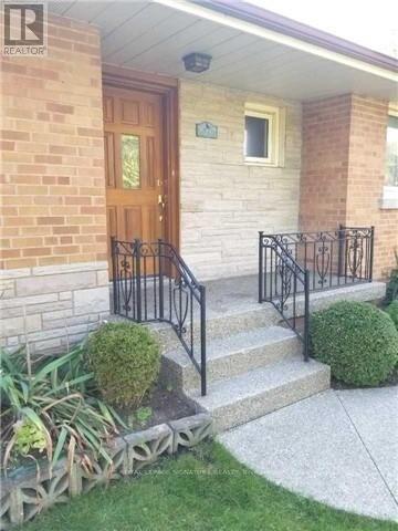 216 WALES CRESCENT - 3