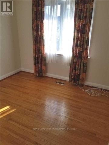 216 WALES CRESCENT - 4