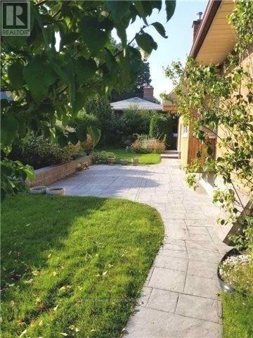 216 WALES CRESCENT - 17
