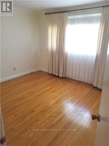 216 WALES CRESCENT - 10