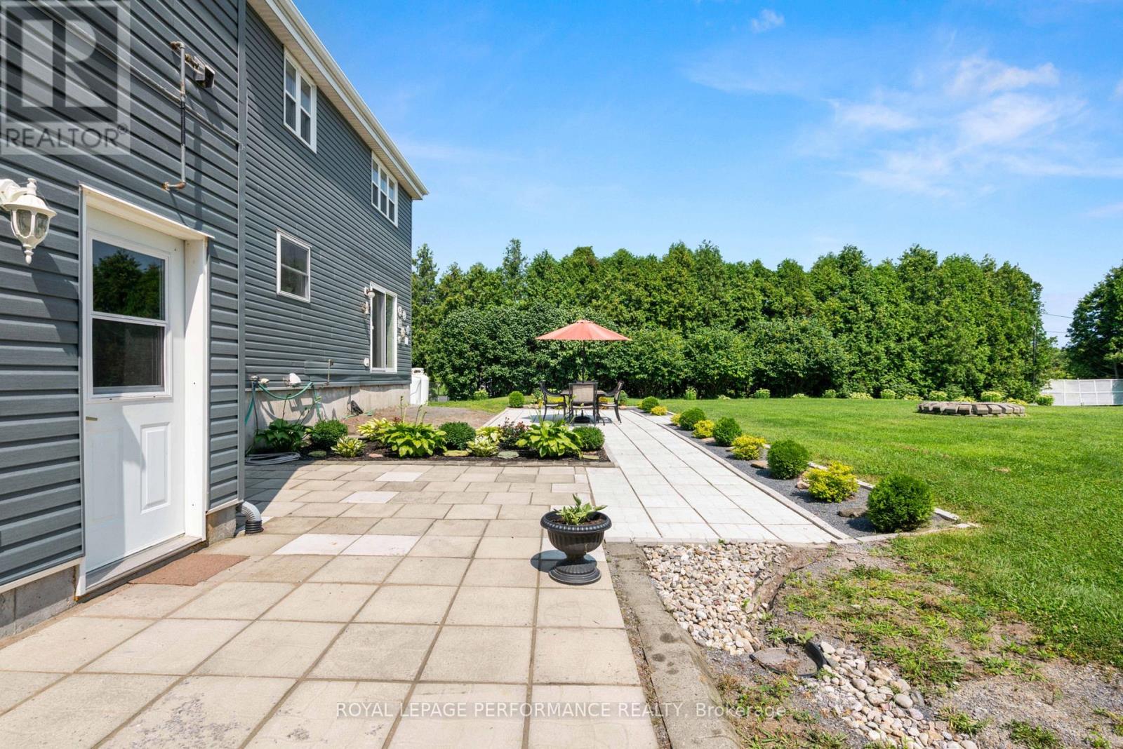 6123 MACBAIN STREET - 26